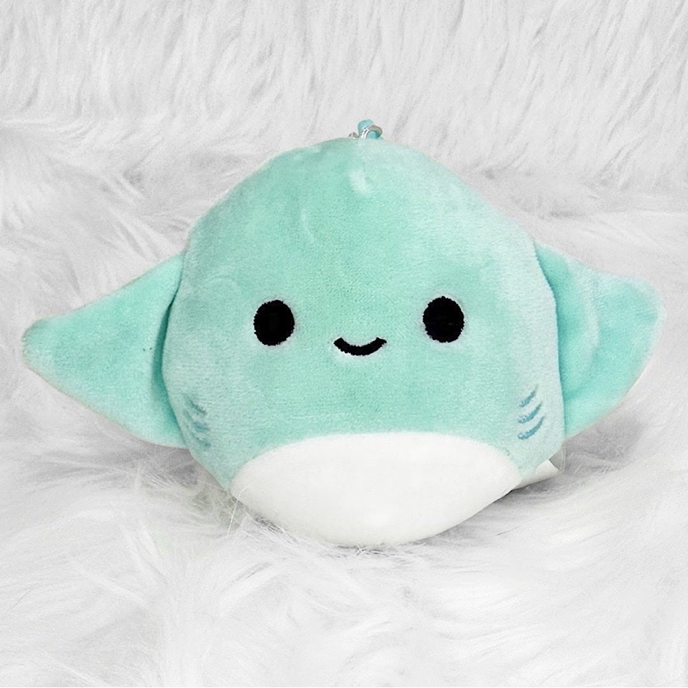 NWT Maggie the Stingray squishmallow clip !!